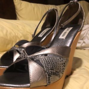 Steve Madden 6” Silver and tan thin wedge